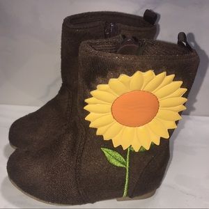 Gymboree Sunflower Suede boot ADORABLE size 3 nwot